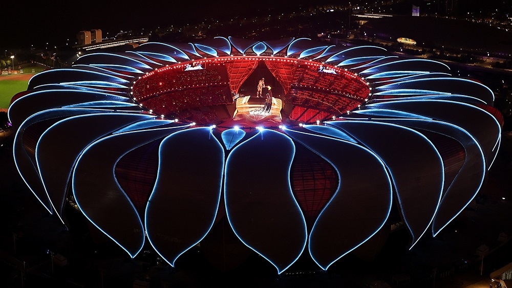 2023年9月23日，第19屆亞洲運(yùn)動會開幕式上，最后一棒火炬手汪順和“數(shù)字火炬手”在開幕式上點(diǎn)燃主火炬。