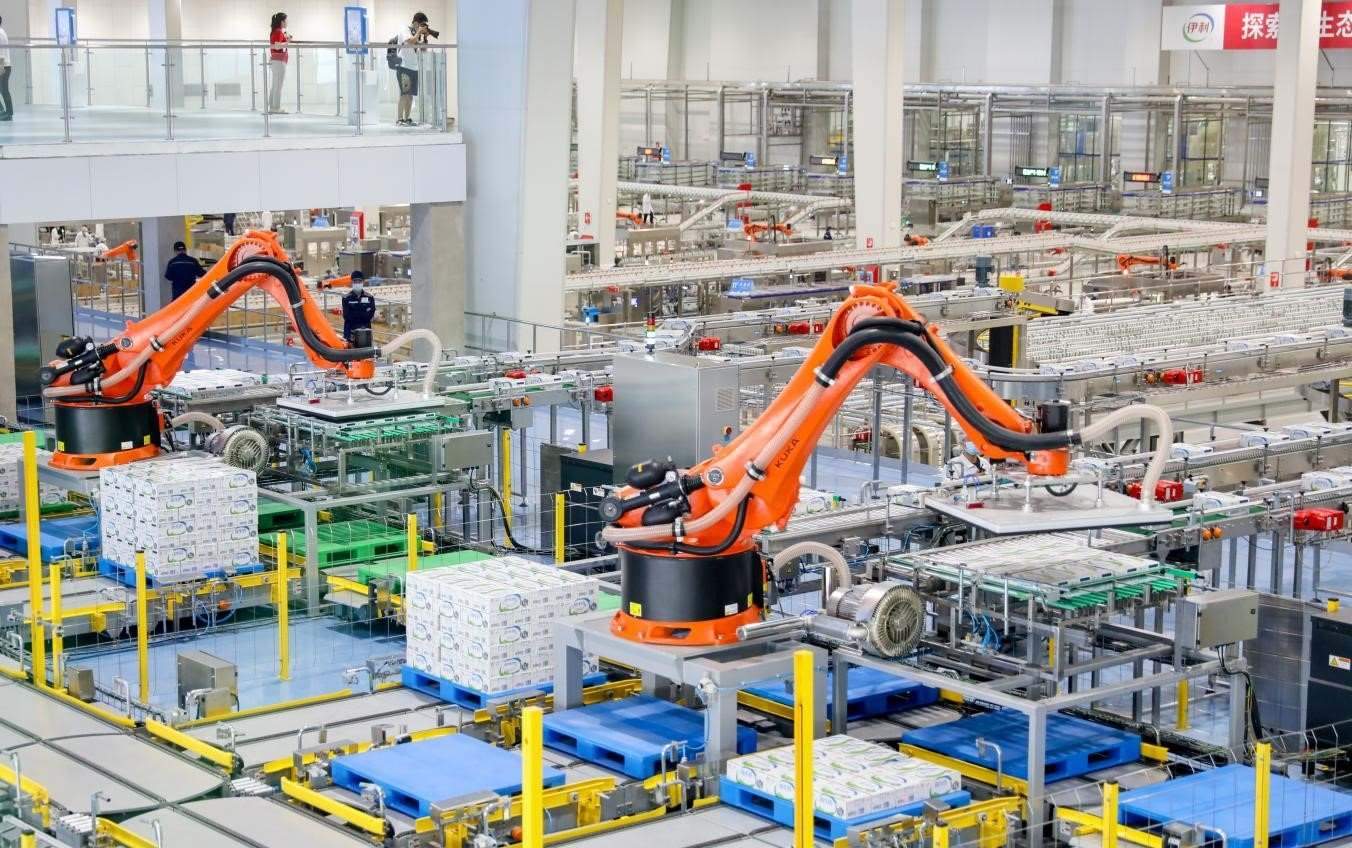 伊利數(shù)智化布局領(lǐng)跑行業(yè)。（受訪者供圖）