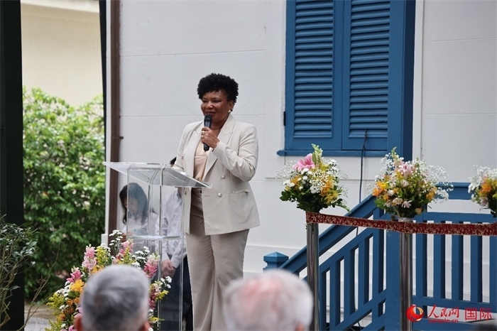 巴西文化部部長(zhǎng)梅內(nèi)塞斯在開(kāi)園儀式上發(fā)表致辭。人民網(wǎng)記者 張志文攝