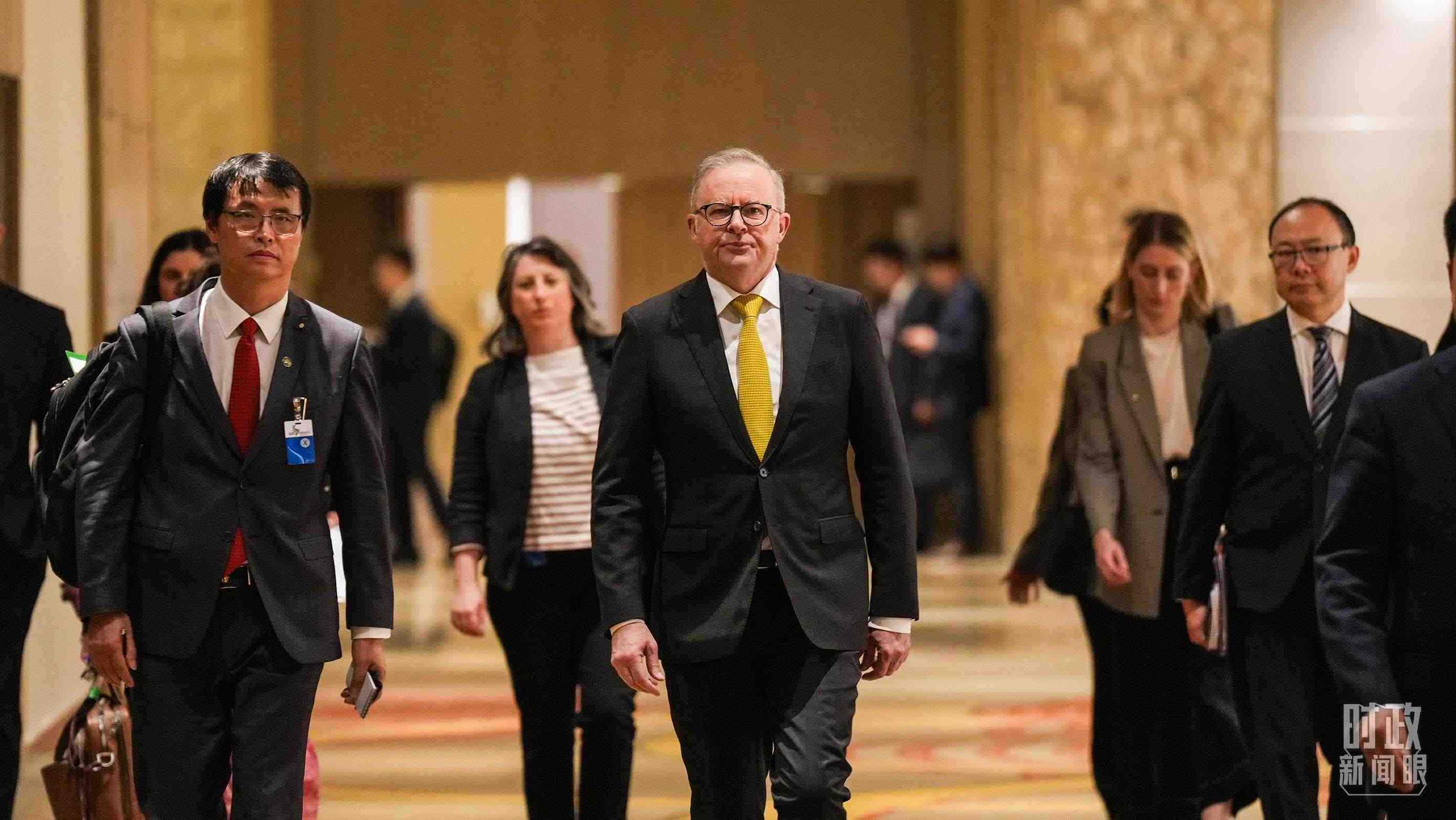 △澳大利亞總理阿爾巴尼斯抵達會見現(xiàn)場。（總臺記者李晉拍攝）