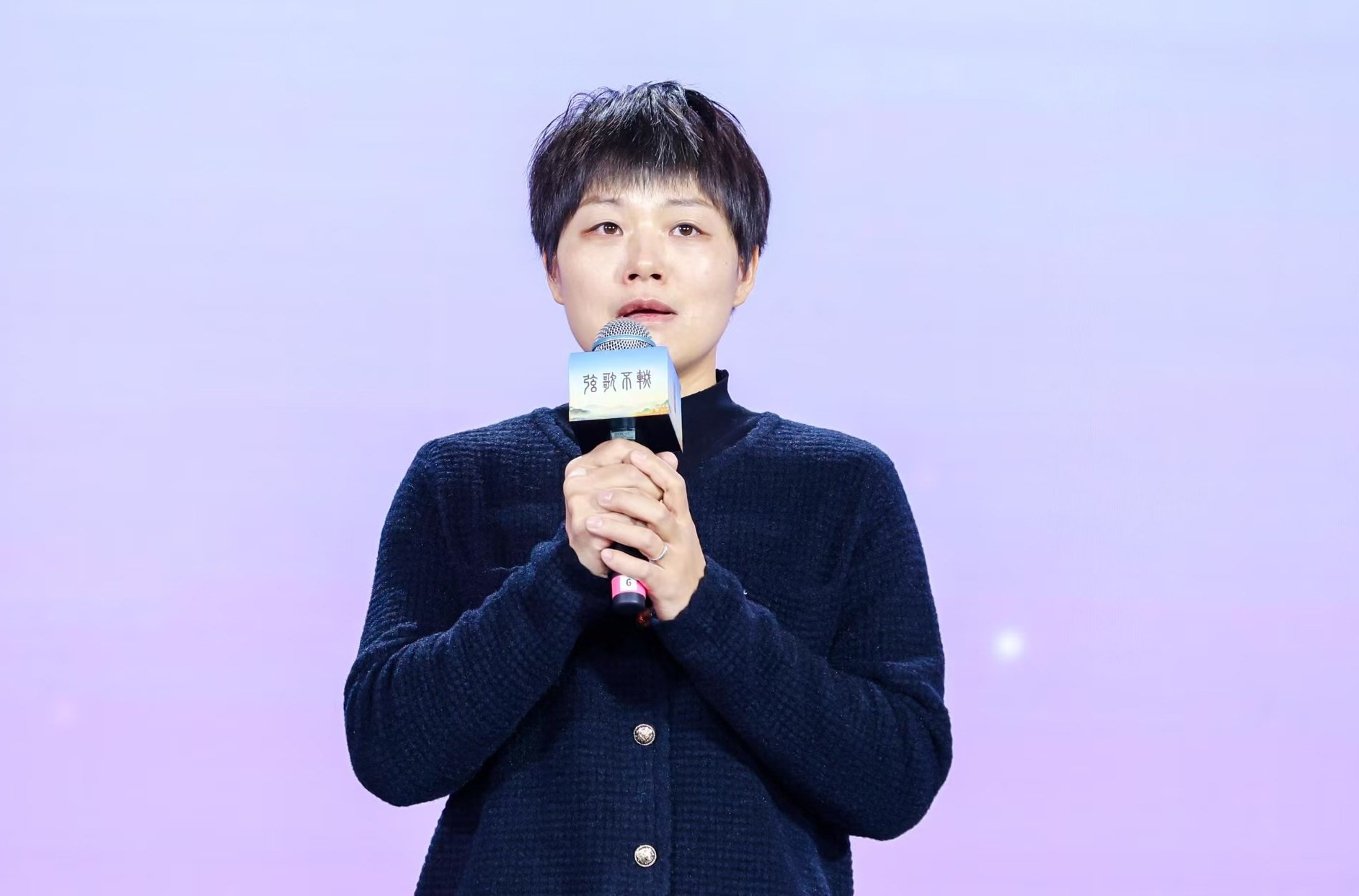 “中國好人”欒留偉妻子薛巧艷。人民視頻供圖。