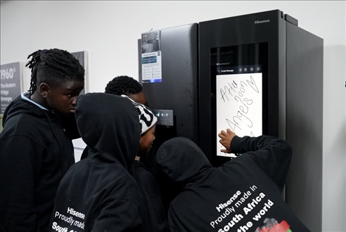 海信智能冰箱吸引南非人。海信南非公司供圖