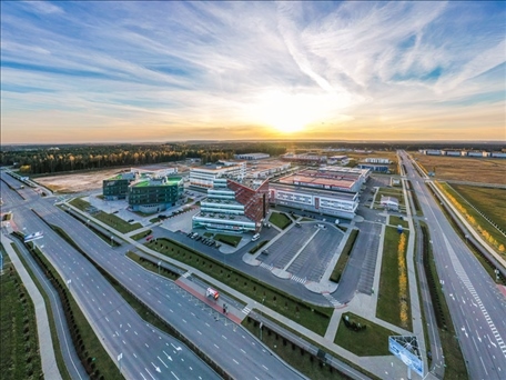 這是當?shù)貢r間2021年10月19日在白俄羅斯首都明斯克郊區(qū)拍攝的中白工業(yè)園。