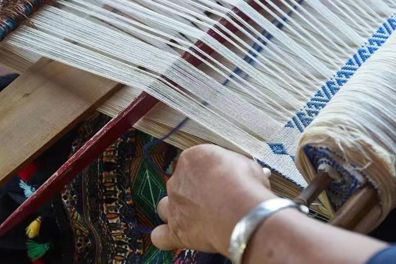 黎族傳統(tǒng)紡染織繡技藝。文化和旅游部非物質文化遺產(chǎn)司供圖