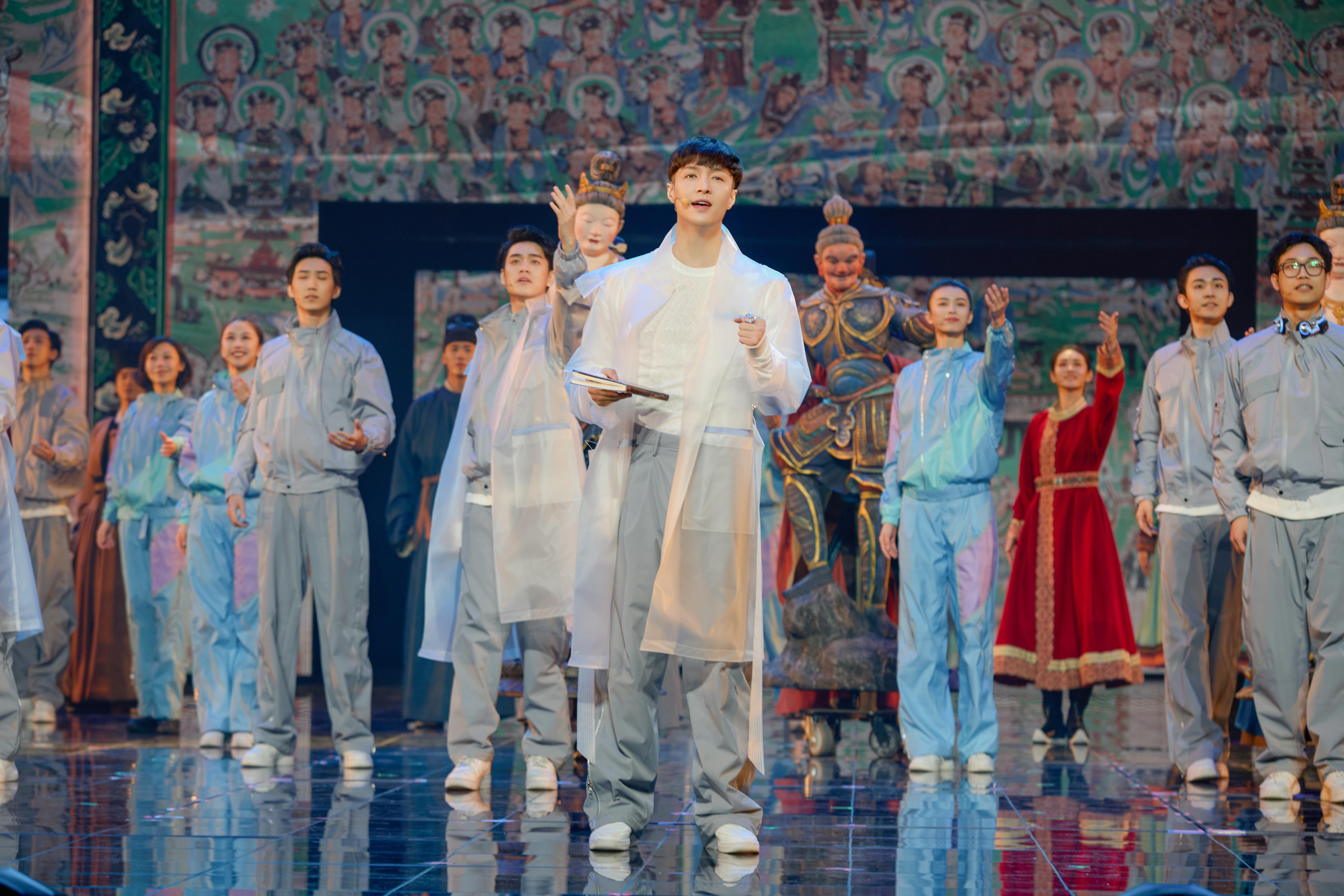 《受到召喚·敦煌》劇照。中國國家話劇院供圖
