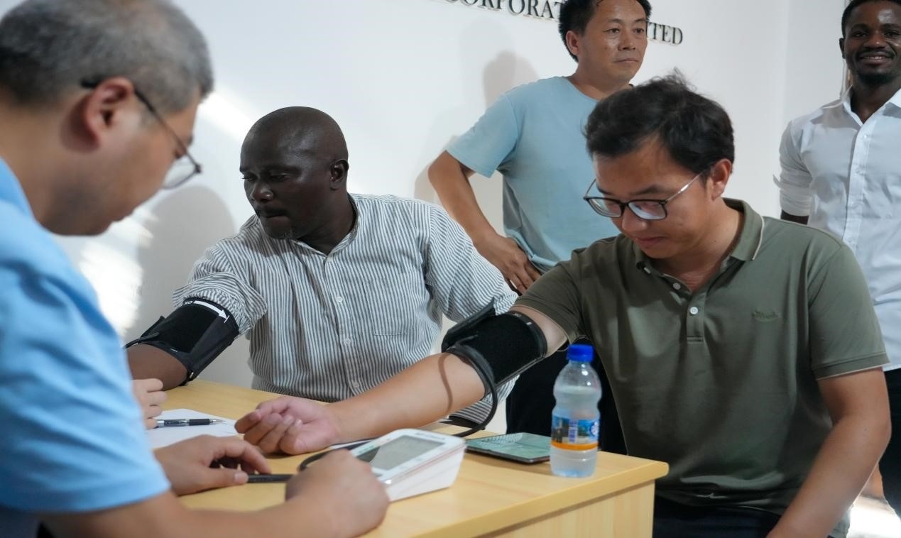 醫(yī)療隊專家診療現(xiàn)場。中國土木供圖