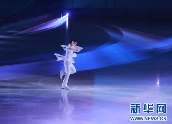 圖為羽生結(jié)弦在表演中。記者 錢(qián)錚 攝