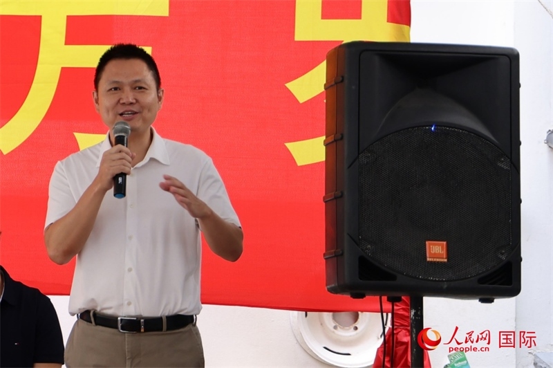 中國駐里約總領(lǐng)館副總領(lǐng)事王尉育在捐贈活動上致辭。人民網(wǎng)記者 陳海琪攝