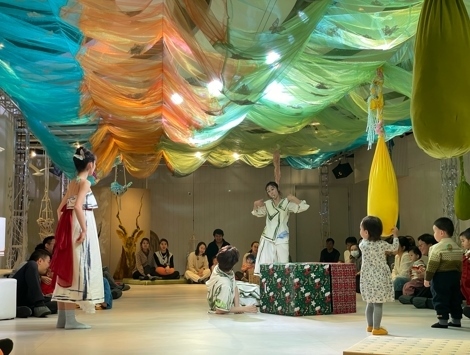 《Momoda新春嘉年華·音樂(lè)會(huì)》劇目表演。人民網(wǎng)記者 劉凡攝