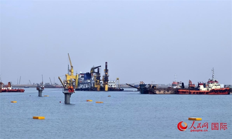 祖拜爾海底隧道施工場景。人民網(wǎng)記者管克江攝