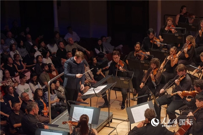 奧克蘭市政廳《空海》交響曲演出現(xiàn)場。張波若攝