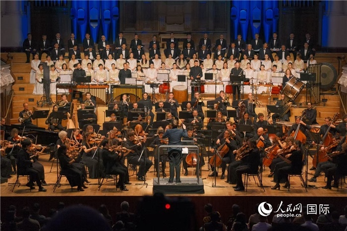 奧克蘭市政廳《空?！方豁懬莩霈F(xiàn)場。張波若攝