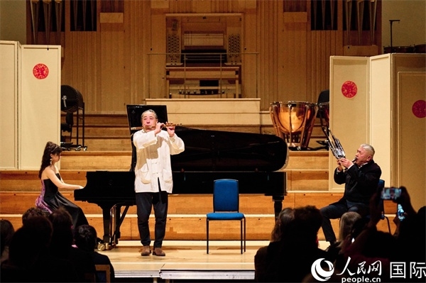 旅英音樂家聯(lián)袂演奏《枉凝眉》。楊浩鵬攝