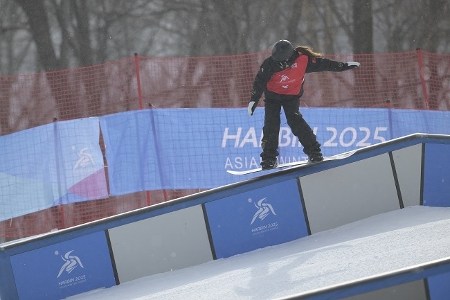 2月8日，張小楠在比賽中。新華社記者 楊冠宇攝