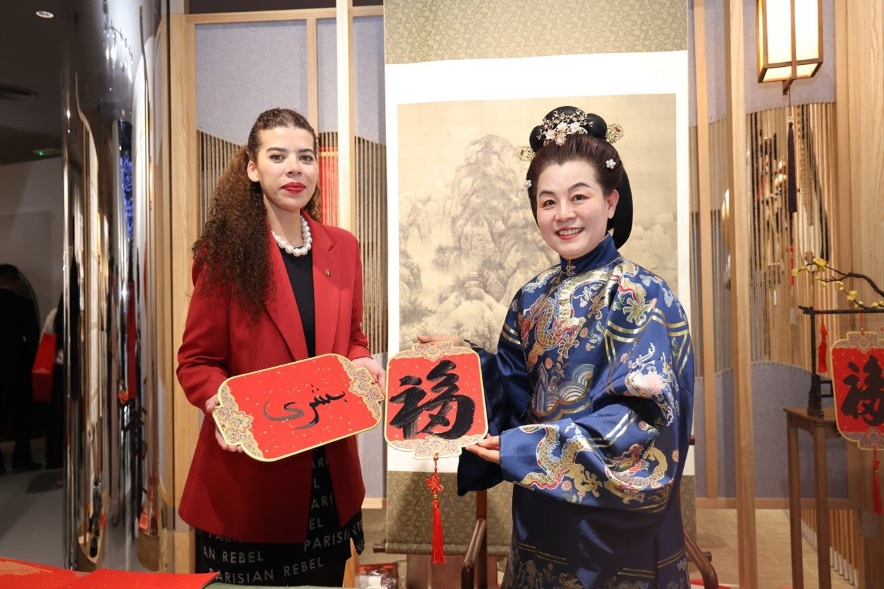 中阿書法交流。人民網(wǎng)記者 任皓宇攝