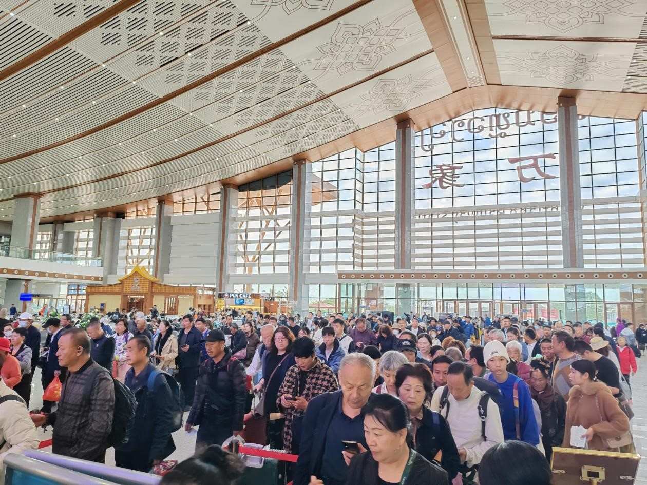 春節(jié)期間的中老鐵路萬象站。李加勇攝