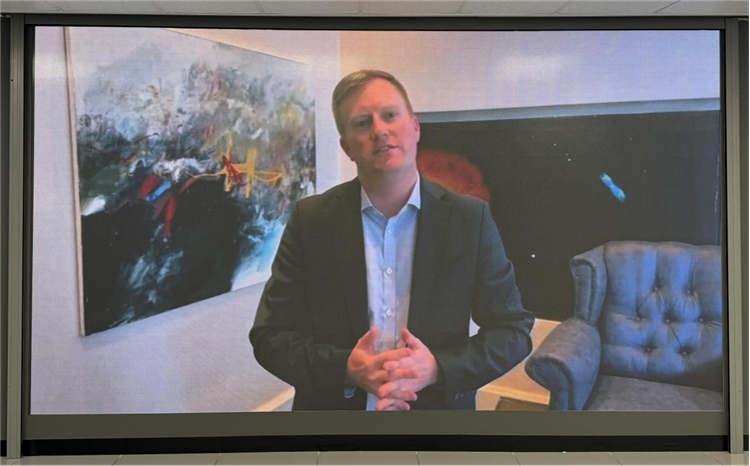 麥克弗森部長(zhǎng)通過(guò)視頻表達(dá)對(duì)中南基建合作前景和未來(lái)了良好祝愿。中國(guó)銀行約翰內(nèi)斯堡分行供圖