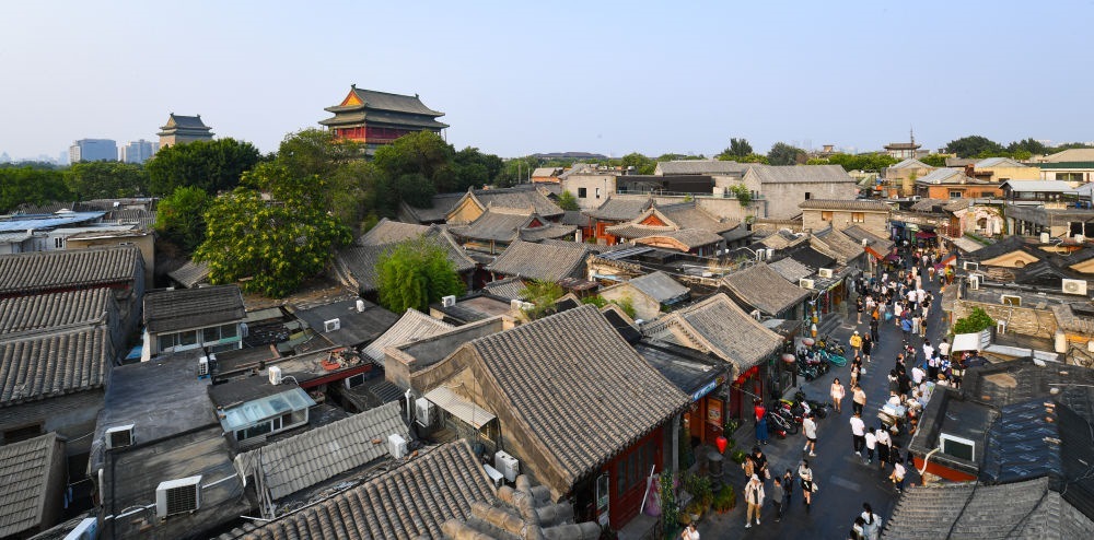 遠(yuǎn)眺鐘鼓樓。新華社記者 陳鐘昊 攝