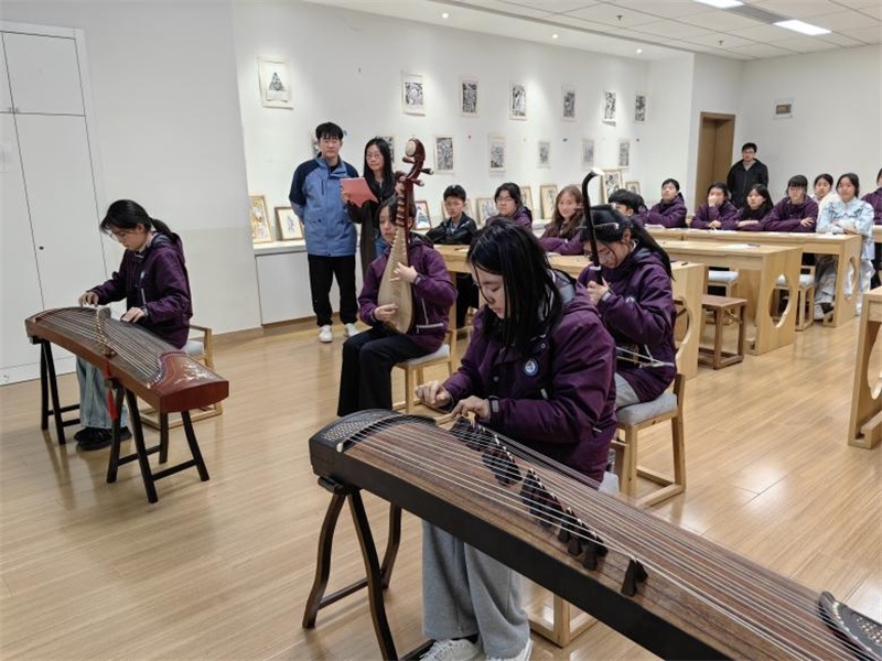 匡園學(xué)生民樂合奏。