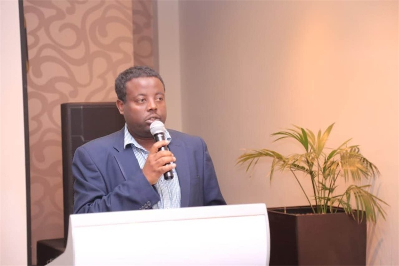 圖為埃塞俄比亞亞的斯亞貝巴大學(xué)政策研究員巴盧·德米西。受訪者供圖