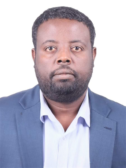 圖為埃塞俄比亞亞的斯亞貝巴大學(xué)政策研究員巴盧·德米西。受訪者供圖