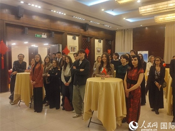 來(lái)自意大利多所高校的師生代表參加了此次活動(dòng)。人民網(wǎng)記者鄭彬攝