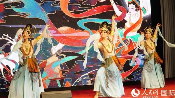 敦煌舞蹈表演。人民網(wǎng) 蔣曉辰攝