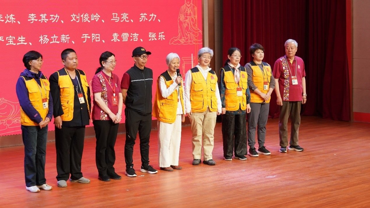 服務(wù)滿二十年志愿者代表發(fā)表感言。故宮博物院供圖