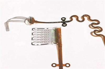 新開發(fā)的ABI旨在輕柔地貼合腦組織，提高信號精度和患者舒適度。圖片來源：瑞士洛桑聯(lián)邦理工學(xué)院