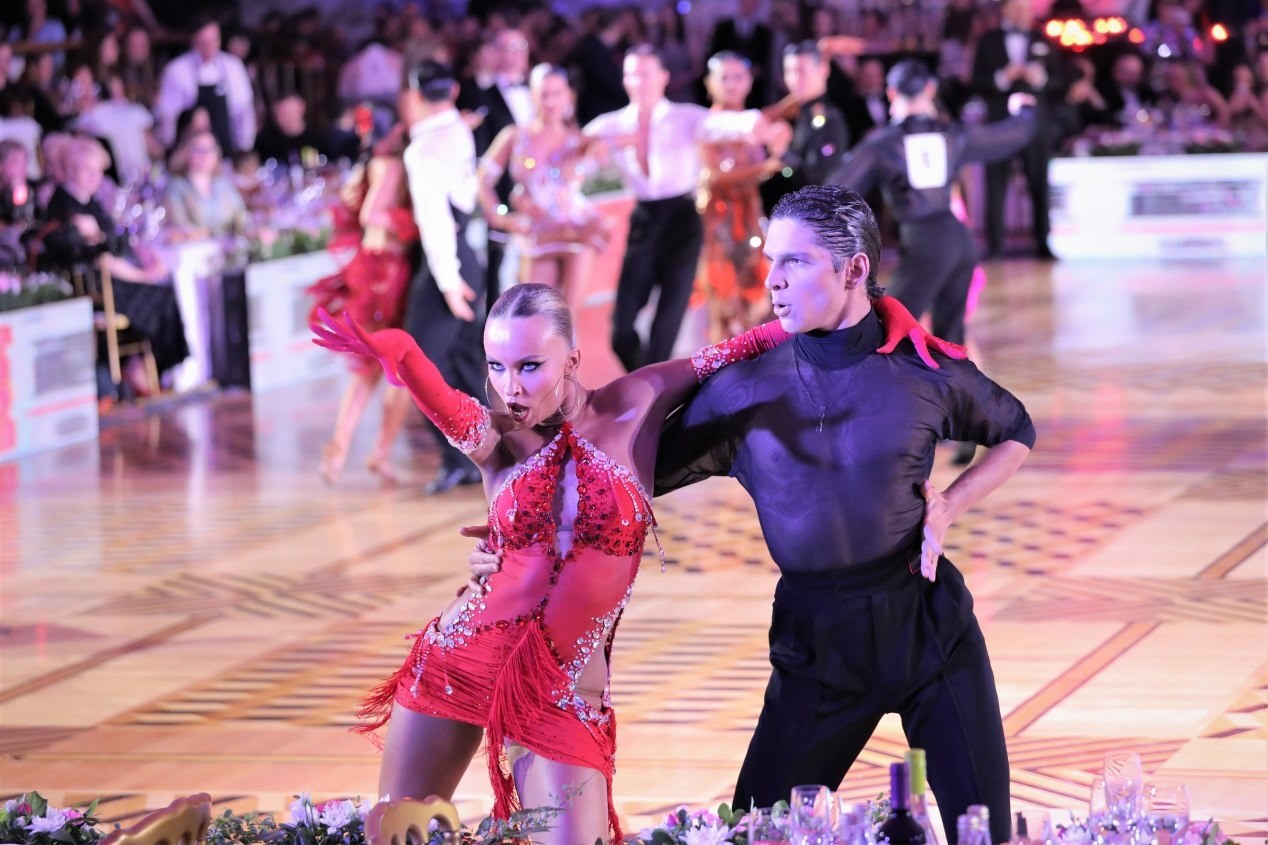 第七屆“克里姆林宮杯”國標(biāo)舞錦標(biāo)賽現(xiàn)場。于子恒攝