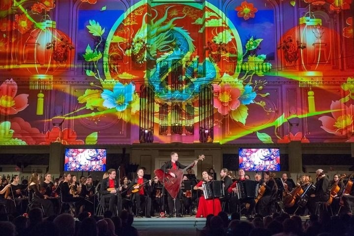 2025年2月6日，俄羅斯音樂家在圣彼得堡舉行的中俄新春音樂會(huì)上表演。新華社發(fā)（莫京娜 攝）