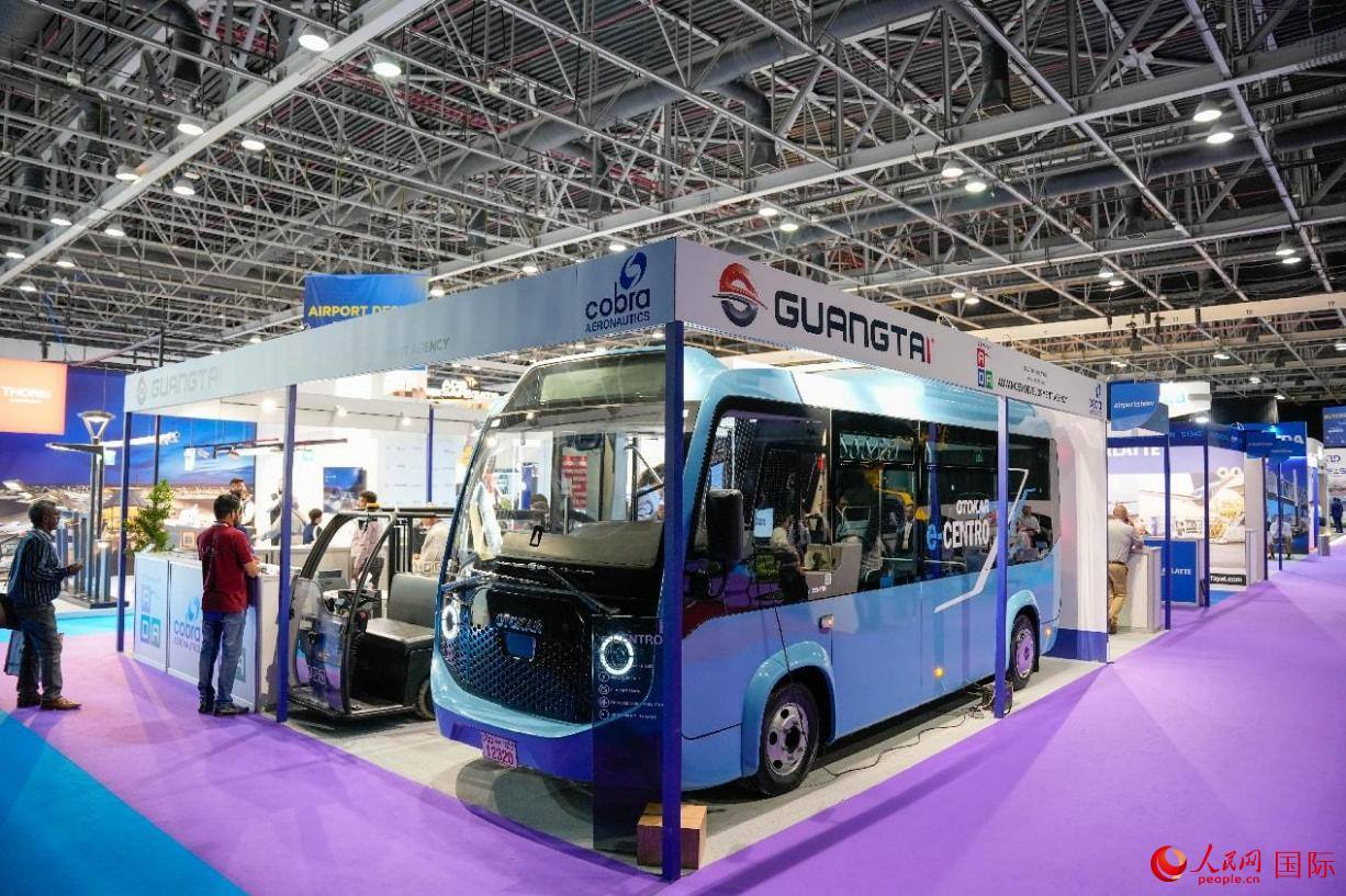 展會展示的電動大巴車。人民網(wǎng)塔里克·易卜拉欣攝