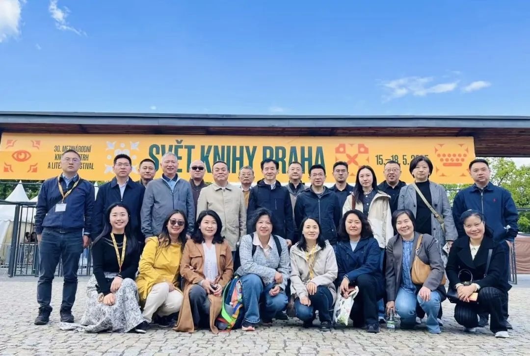 中國出版界代表團合影。圖片均由國圖集團供圖
