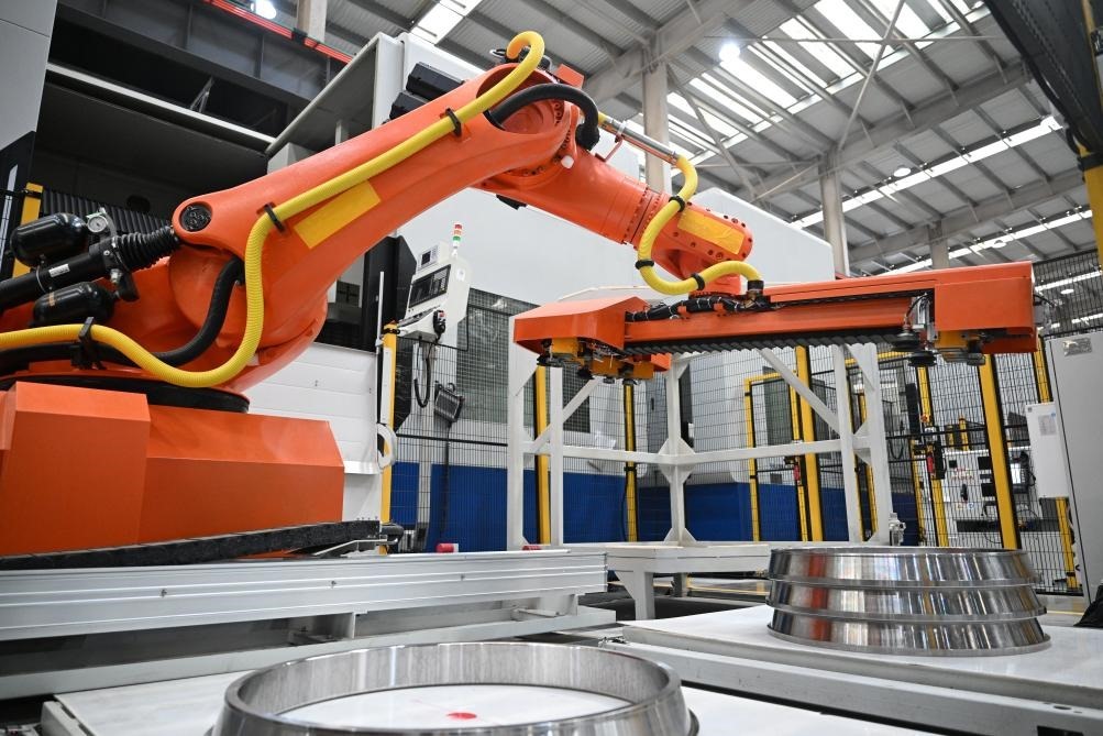 這是洛陽(yáng)軸承集團(tuán)股份有限公司的智能生產(chǎn)線。新華社記者 李嘉南 攝