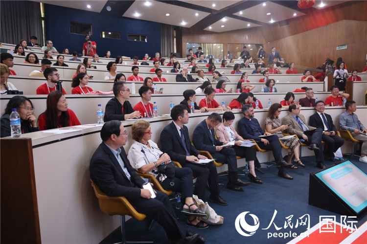 2025年“漢語橋”巴西賽區(qū)決賽現(xiàn)場。人民網(wǎng)記者 時(shí)元皓攝