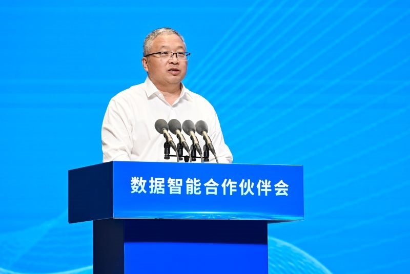 圖為豫資控股集團黨委書記、董事長秦建斌。