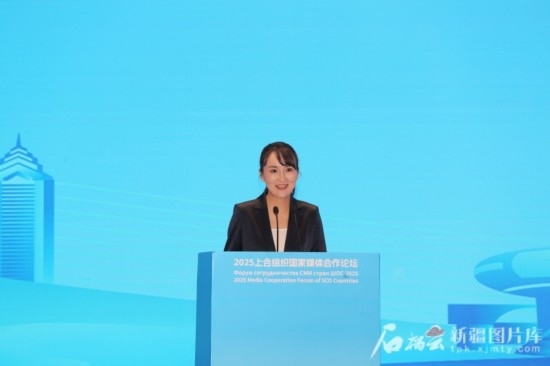 5月23日，在2025上合組織國家媒體合作論壇青年文化交流營活動中，人民日報(bào)社記者阿爾達(dá)克·塔巴拉克發(fā)言。石榴云/新疆日報(bào)記者 李雄心攝